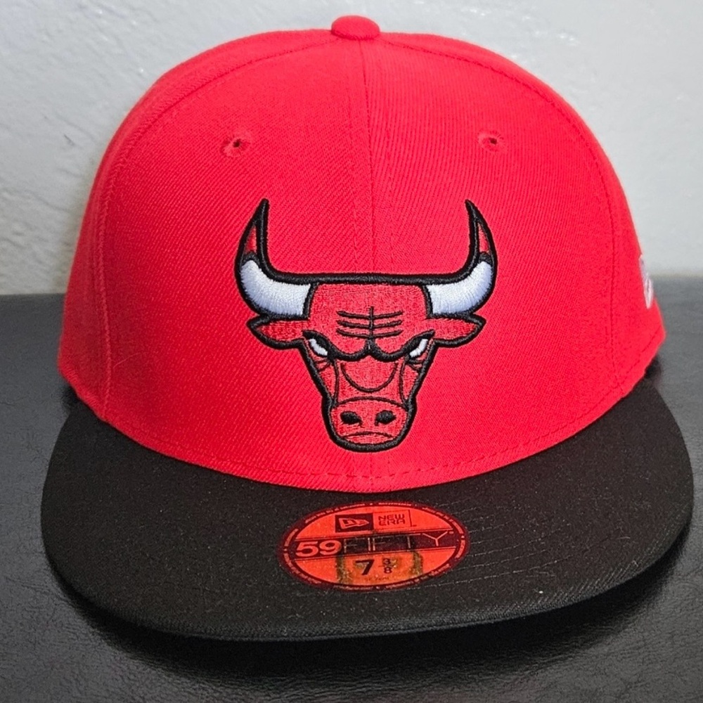 New Era Chicago Bulls 59Fifty Cap Size 7 3/8 Red NWT